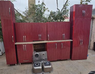 kicik metbex mebelleri: Metbex mebeli satilir 450azn.Olcu 3metr 22sm Uzerinde qaz ve ikili