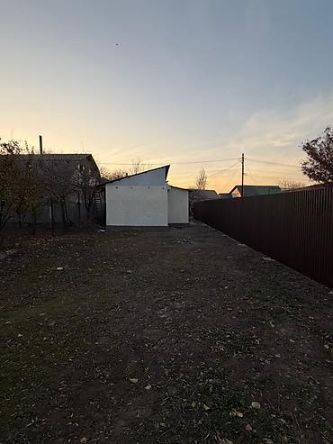 Продажа коттеджей и домов: 🏡 Продаётся уютный 2ком Времянка 📍 Бишкек, Карагачевая роща ✨ — 9
