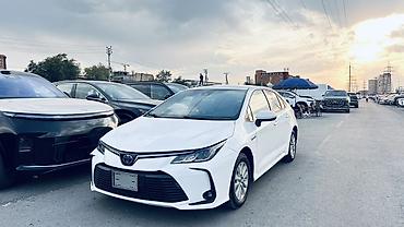 corolla 2022: Toyota Corolla: 2022 г., 1.8 л, Вариатор, Гибрид, Седан — 1