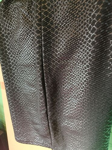 Dəstlər, kostyumlar: Qadın geyimləri – 3 parçalı dəst - Ağ fonlu, abstrakt şəhər motivli -da lalafo.az — 3 Dəstlər, kostyumlar: Qadın geyimləri – 3 parçalı dəst - Ağ fonlu, abstrakt şəhər motivli — 3