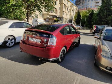 Toyota: Toyota Prius: 1.5 l | 2005 il