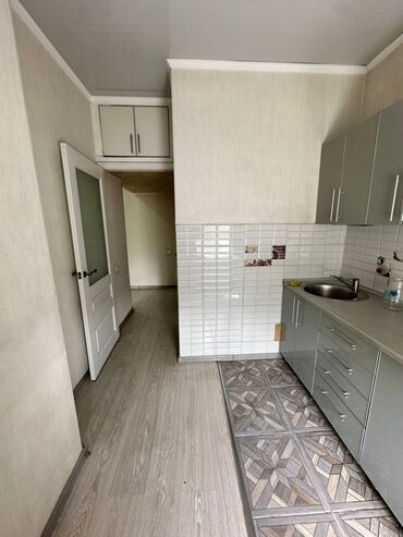 сдаю фас фуд: 2 бөлмө, 52 кв. м, 105-серия, 4 кабат, Косметикалык ремонт