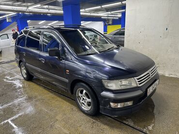 Mitsubishi: Mitsubishi Space Wagon: 1999 г., 2.4 л, Механика, Бензин, Минивэн