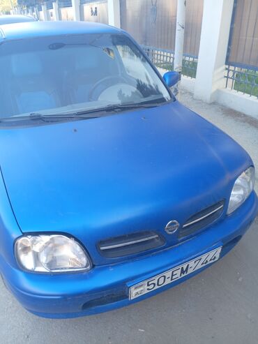 3 kameralı videoregistrator: Nissan March: 1.3 л | 2000 г. Хэтчбэк