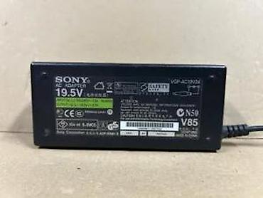 Adapteri i punjači za laptop: Sony AC adapter za laptop – model VGP-AC19V24 - Izlaz: 19.5V ⎓ 4.7A — 8