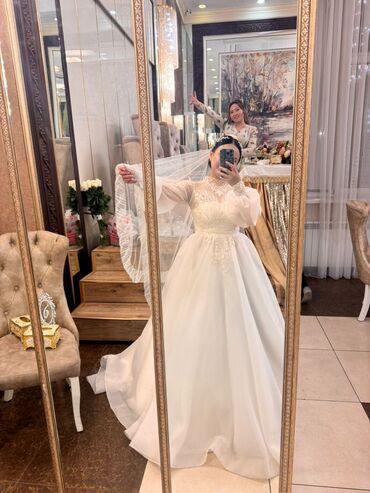 Свадебные платья и аксессуары: Продаю свадебное платье, новый 1 раз одевала, покупала за 32000 фата в