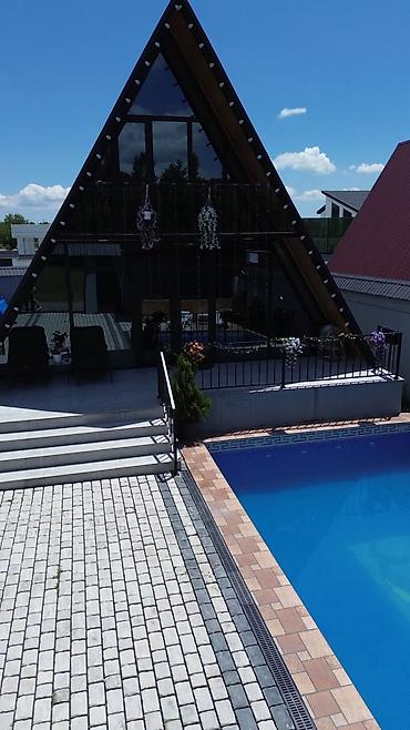 maştağada evlər: Qebelef istiqamətində dağ-mənzərəli, A-frame (üçbucaq formalı) modern — 3