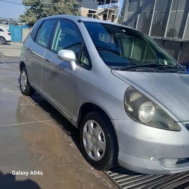 Honda: Honda Fit: 2002 г., 1.3 л, Автомат, Бензин, Хэтчбэк — 3