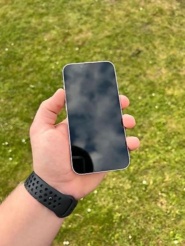 Apple iPhone: Apple iPhone – kompaktan model sa ravnim ivicama i dvostrukom zadnjom — 2