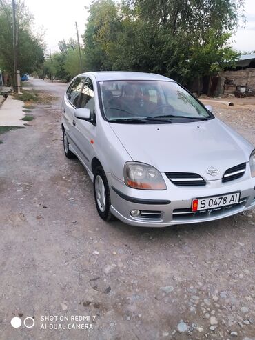 Nissan Almera Tino 2002Рі