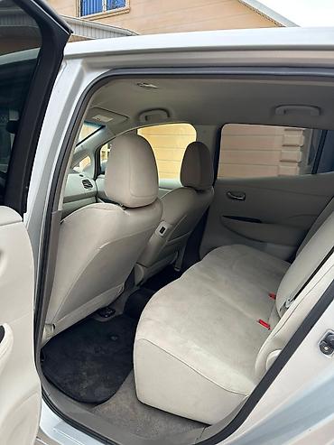 Nissan: Nissan Leaf: 2011 г., Электромобиль, Хэтчбэк — 5