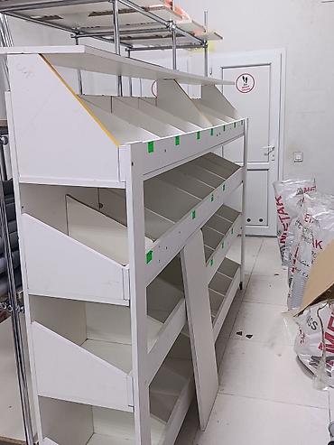 stend vitrin: Maqaza üçün bölməli vitrin rafı uzunu 2.30.eni 39 sm. hün 1.65 - — 2