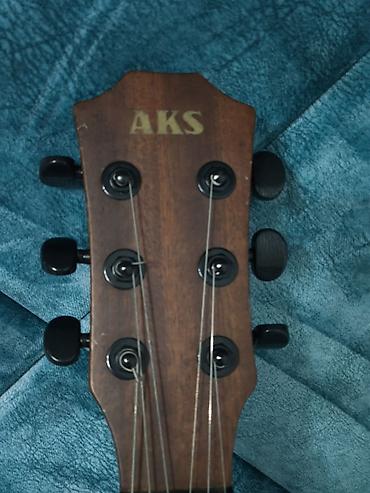 Saz: AKS akustik gitara + fender kabro + mediator. son qiymət 230₼.Ünvan — 5
