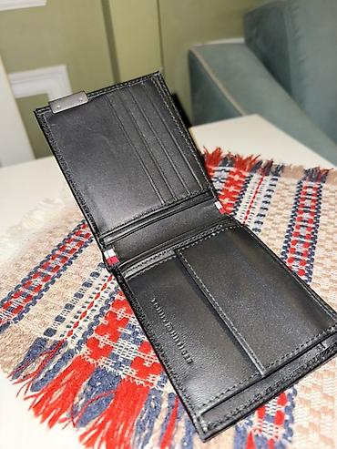 tebii daş: Tommy Hilfiger kişilər üçün dəri pulqabı (original) - Rəng: qara - — 2