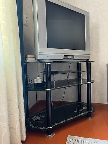 игровой консол: Телевизор JVC с тумбой - Кинескопный телевизор JVC (серебристый — 1