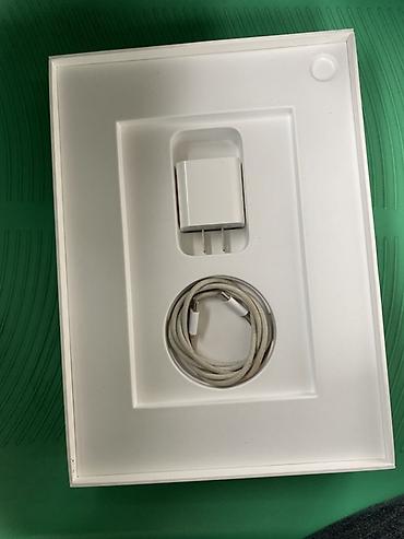 Apple iPad: Apple iPad A16 planşet 4 ay işlenib. - Yaddaş: 128GB - Pil: 100% - — 5