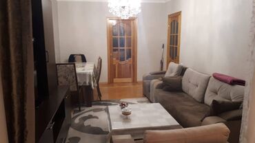 Uzunmüddətli kirayə mənzillər: Nizami rayonu, Neftçilər metrosunun yaxınlığında yerləşən 5 mərtəbəli — 12