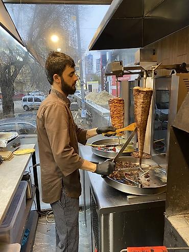 Sifarişlə hazır yeməklər: Gündəlik təzə məhsullar, isti servis və sürətli yığılma. Dönər və — 1