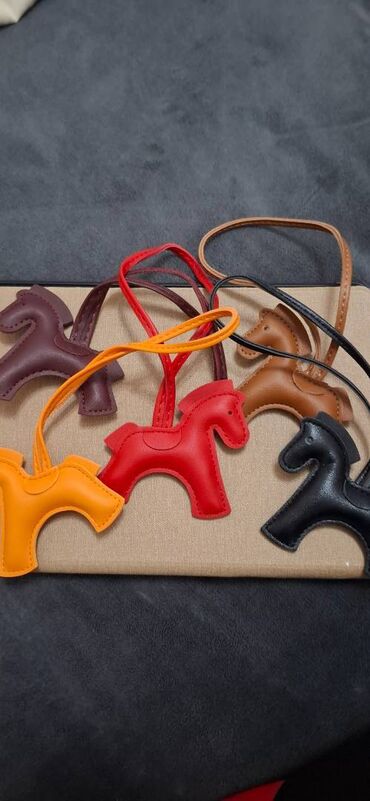 Kəmərlər: Brelok — 2