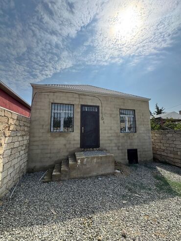 Həyət evləri və villaların satışı: Ramana qəs. 3 otaqlı, 90 kv. m, Orta təmir