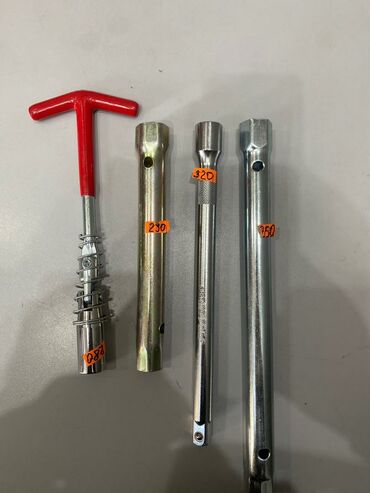 набор ключей купить: Набор свечных ключей и воротков Состав: - Телескопический T‑образный