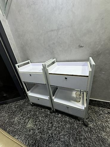 белый офисный стол: Комплект мебели для салона/кабинета: - Косметологическая кушетка — 1