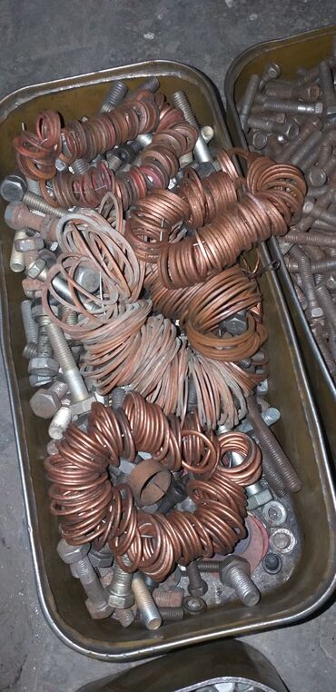 утюги сантехника: Продаю. - Медные,бронзовые, латунные шайбы разного диаметра. - Втулки