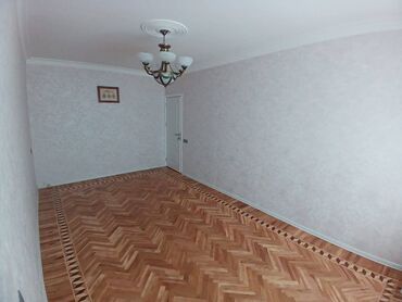 Kirayə mənzillər: Bakı, 4 otaqlı, Köhnə tikili, m. İnşaatçılar, 110 kv. m