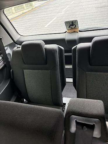 zafira: Opel Zafira, qara rəng, 7 oturacaqlı miniven. - Kuzov — 7