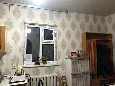 Продажа коттеджей и домов: Продаю дом в ж/м Ала-тоо общей площадью 90м2 4комнаты + — 13