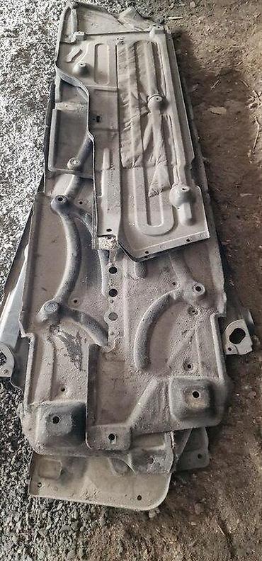 patkrelnik: "Mercedes-Benz" qanad altlığı Mercedes benz qanad altı Mercedes benz — 6