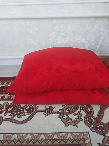 жууркан сатылат: Декоративные подушки, комплект из 3 штук. - 2 подушки в красных — 1