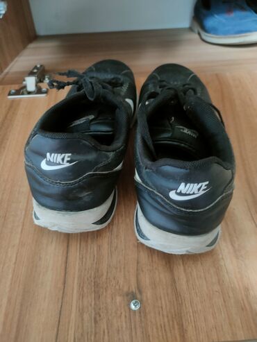 кроссовки nike оригинал: Лёгкие кроссовки, отлично подходят для техчкто много ходит и часто на