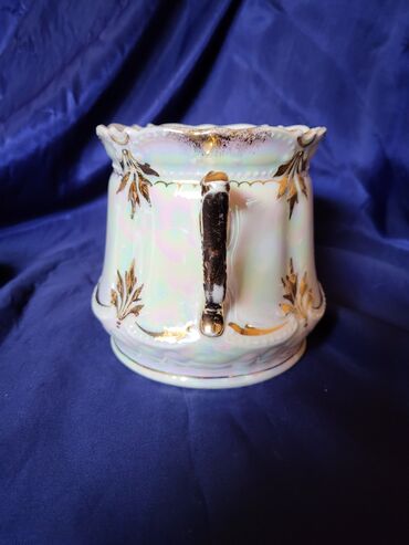 Ostalo posuđe: Bombonijera 1914 do 1918g. porcelan,sedef glazura. Bombonijera je na lalafo.rs — 10 Ostalo posuđe: Bombonijera 1914 do 1918g. porcelan,sedef glazura. Bombonijera je — 10