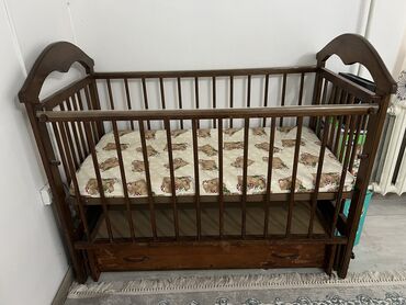 детский стул 3 в 1: Продаю манеж) состояние хорошая,высота кроватки регулируется 3