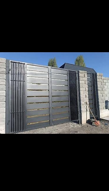 Распашные ворота: Металлические распашные ворота с калиткой (модульные панели) - — 39