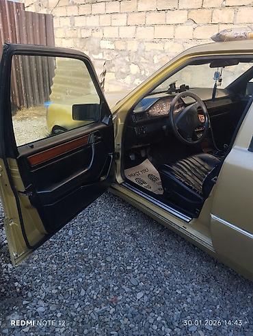 Mercedes-Benz: Mercedes-Benz 250: 2.5 l | 1993 il Sedan — 7