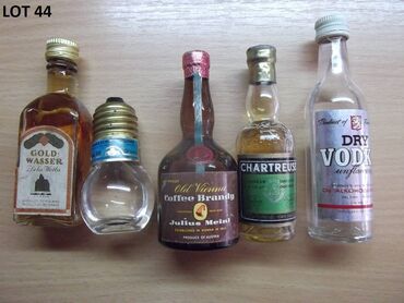 Ostali predmeti za umetnost i kolekcionarstvo: Mini Bottle unučići fraklići čokanji Kao sa slika . Zainteresovanima — 16