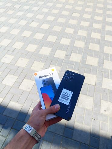 təzə telefonlar: Xiaomi Redmi 12, 128 GB, rəng - Qara, 
 Düyməli, Barmaq izi