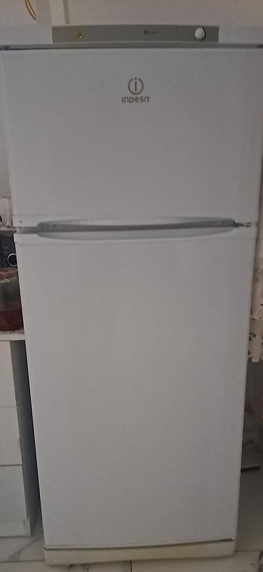 Indesit iki qapılı soyuducu Tecili satilir - Rəng: ağ, klassik dizayn lalafo.az -da Indesit iki qapılı soyuducu Tecili satilir - Rəng: ağ, klassik dizayn