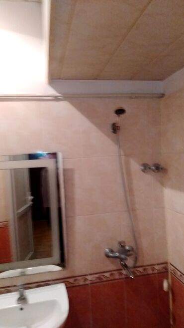 Uzunmüddətli kirayə mənzillər: Uzun müddətli kirayə verilir 2 otaqlı mənzil – geniş zal, yataq otağı — 7