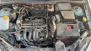 Ford: Ford Focus: 2001 г., 1.6 л, Механика, Бензин, Хэтчбэк — 1