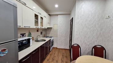 продается квартира гостиничного типа: 2 комнаты, 52 м², Индивидуалка, 4 этаж