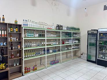 Sifarişlə şərab evi üçün vitrinlər: 1 eded Çaxır vitrini Siqaret polkası İçki üçün Mebel Demir vitrin 3 -da lalafo.az — 4 Sifarişlə şərab evi üçün vitrinlər: 1 eded Çaxır vitrini Siqaret polkası İçki üçün Mebel Demir vitrin 3 — 4