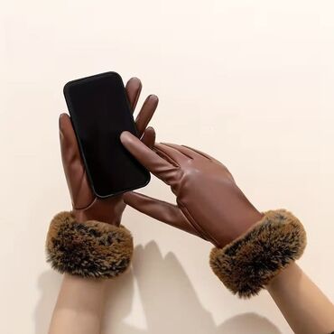 Rukavice: Rukavice sa otvorom za prst za korišćenje telefona Cena 1600 din na lalafo.rs — 5 Rukavice: Rukavice sa otvorom za prst za korišćenje telefona Cena 1600 din — 5