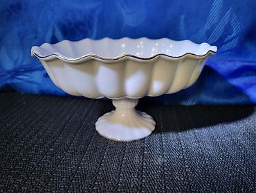 Ostalo posuđe: Porcelanska bombonijera 1970/80te godine. Bombonijera perfektna — 2