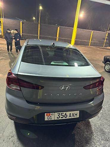 Hyundai: Hyundai Elantra: 2019 г., 2 л, Автомат, Бензин, Седан — 4
