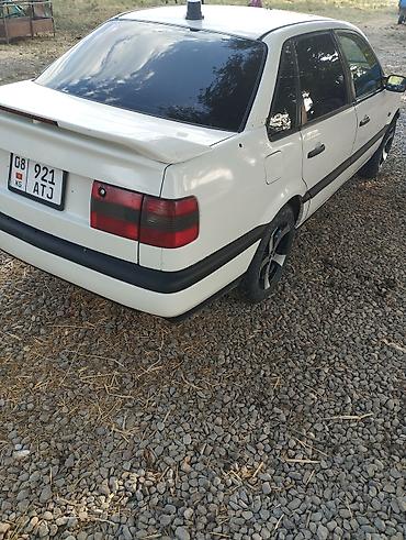 Транспорт: Volkswagen Passat: 1994 г., 1.8 л, Механика, Газ, Седан — 2