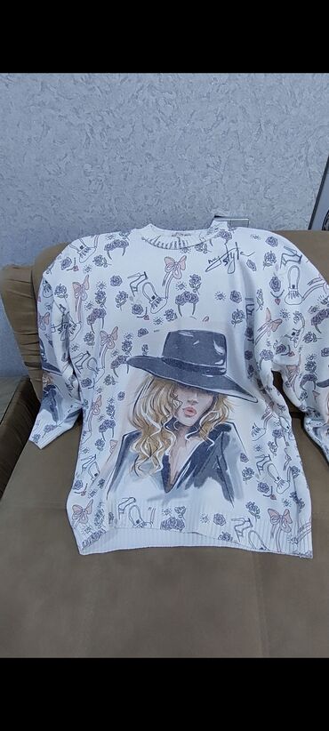 Dəstlər, kostyumlar: Qadın geyimləri. 5-7-10-15-20 azn. Xacmaz ve Bakıda yaşayanlar ucun — 20