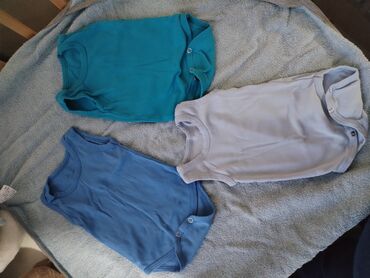 kvalitetne pamucne majice: Paket: Pantalone, Jakne, Košulje, Za dečake